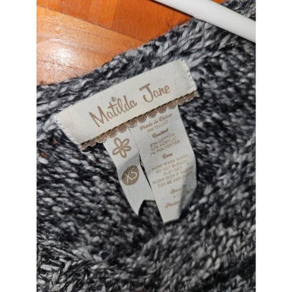 Matilda Jane Grey V-Neck Sweater Size XS - Picture 5 of 8